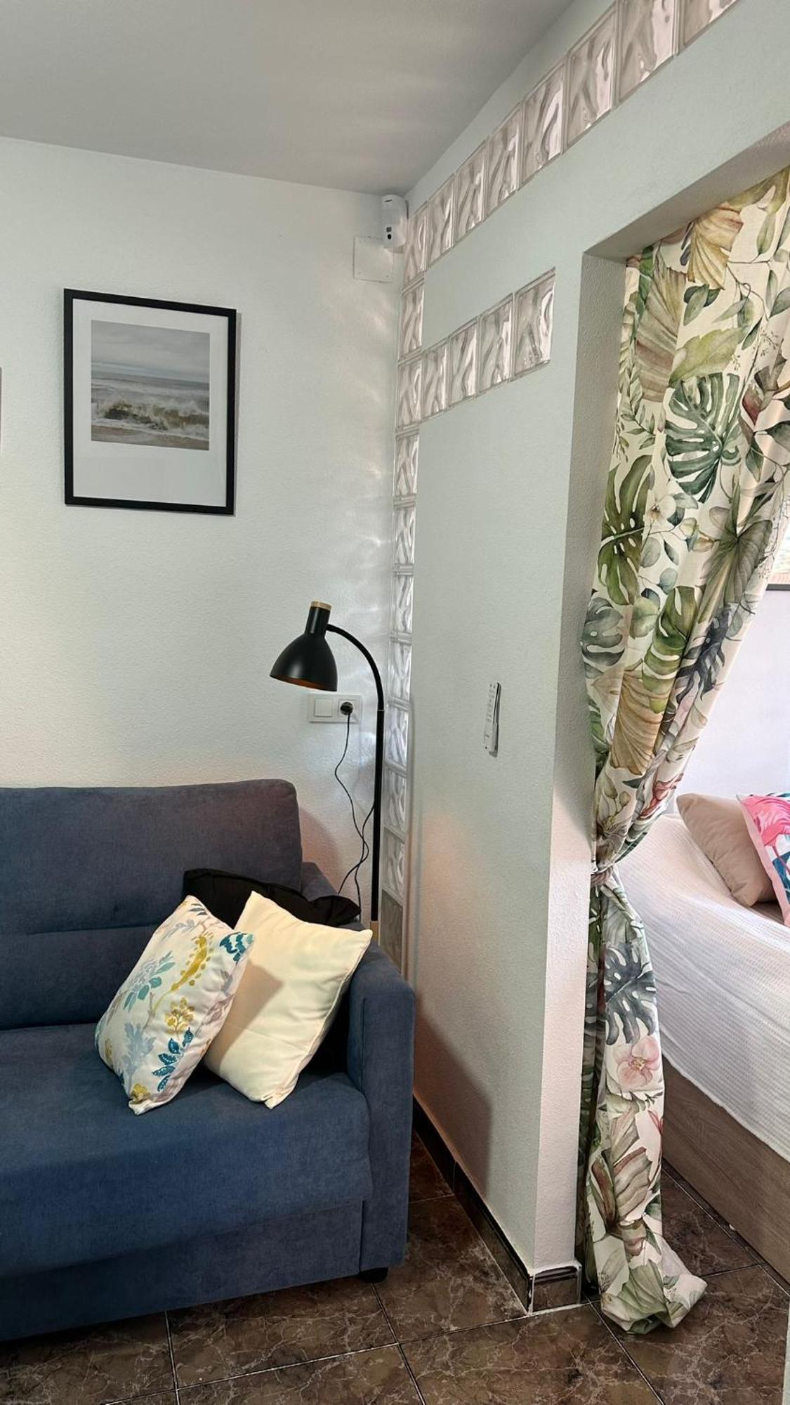 Playa De Los Naufragos Cozy Apartment With Pool Торевиеха Екстериор снимка