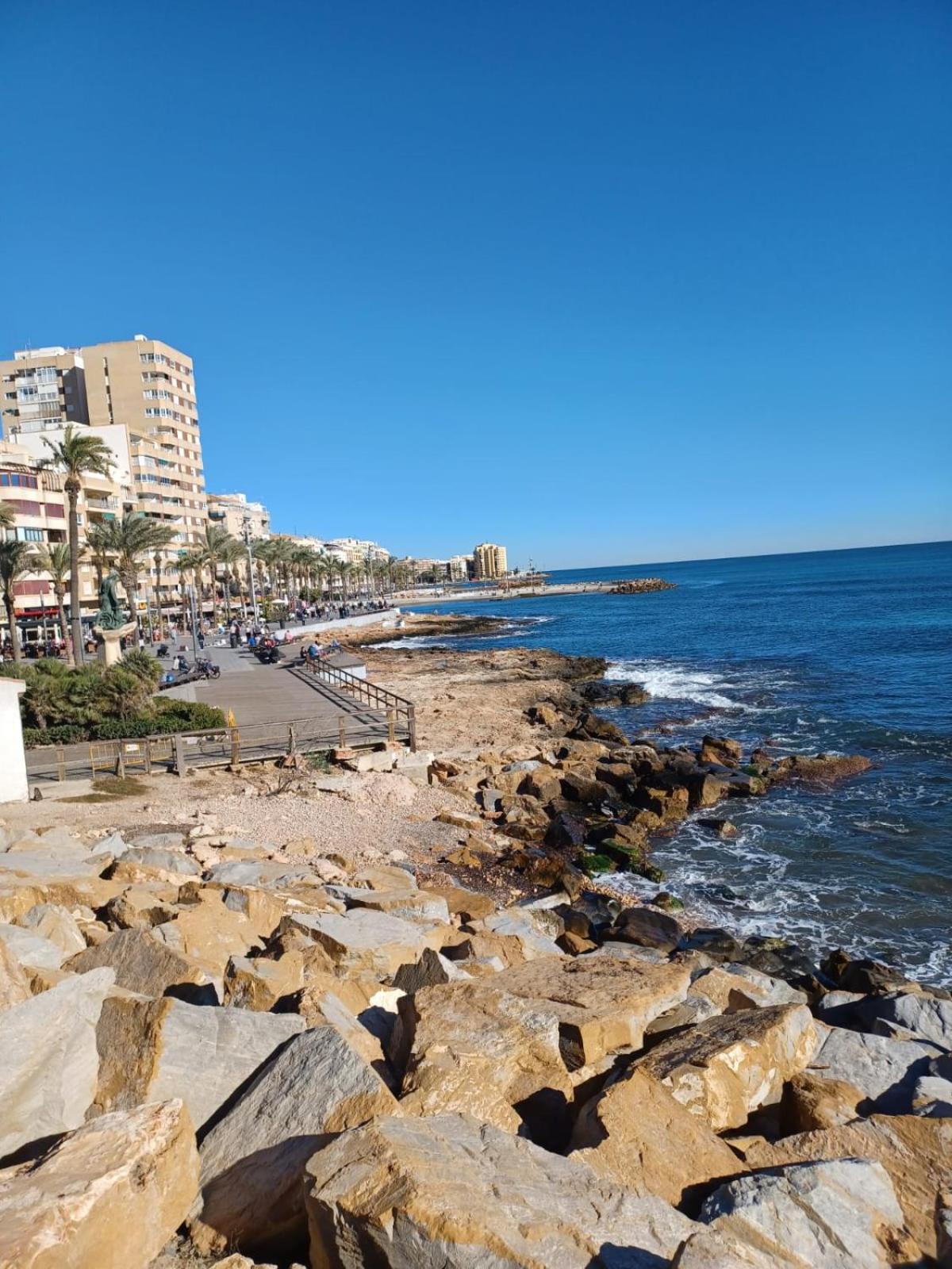 Playa De Los Naufragos Cozy Apartment With Pool Торевиеха Екстериор снимка